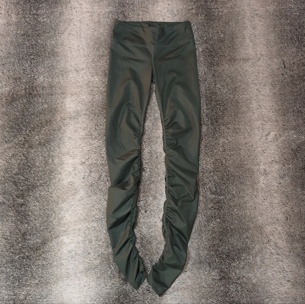 ALO Yoga Idol Ruched Over Heel Leggings Green Women's Small